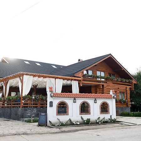 Domeniul Haiducilor Bucovina Suceava Exteriör bild