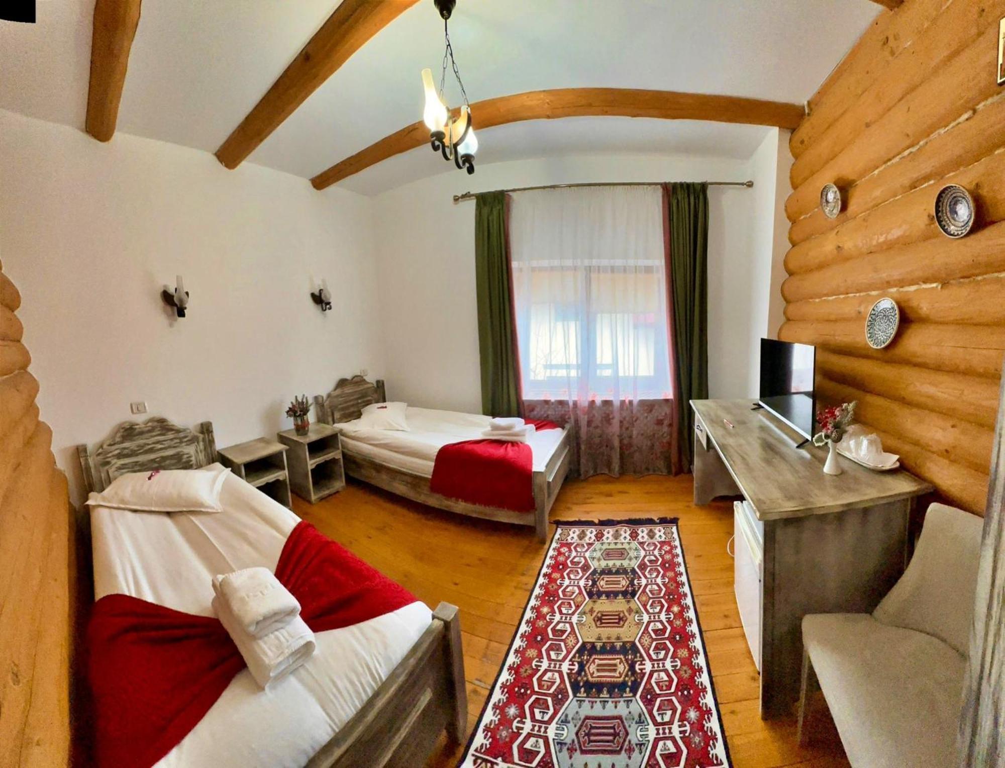 Domeniul Haiducilor Bucovina Suceava Exteriör bild