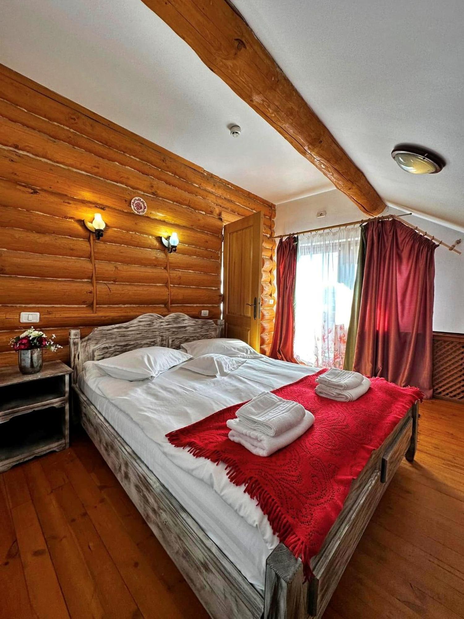 Domeniul Haiducilor Bucovina Suceava Exteriör bild