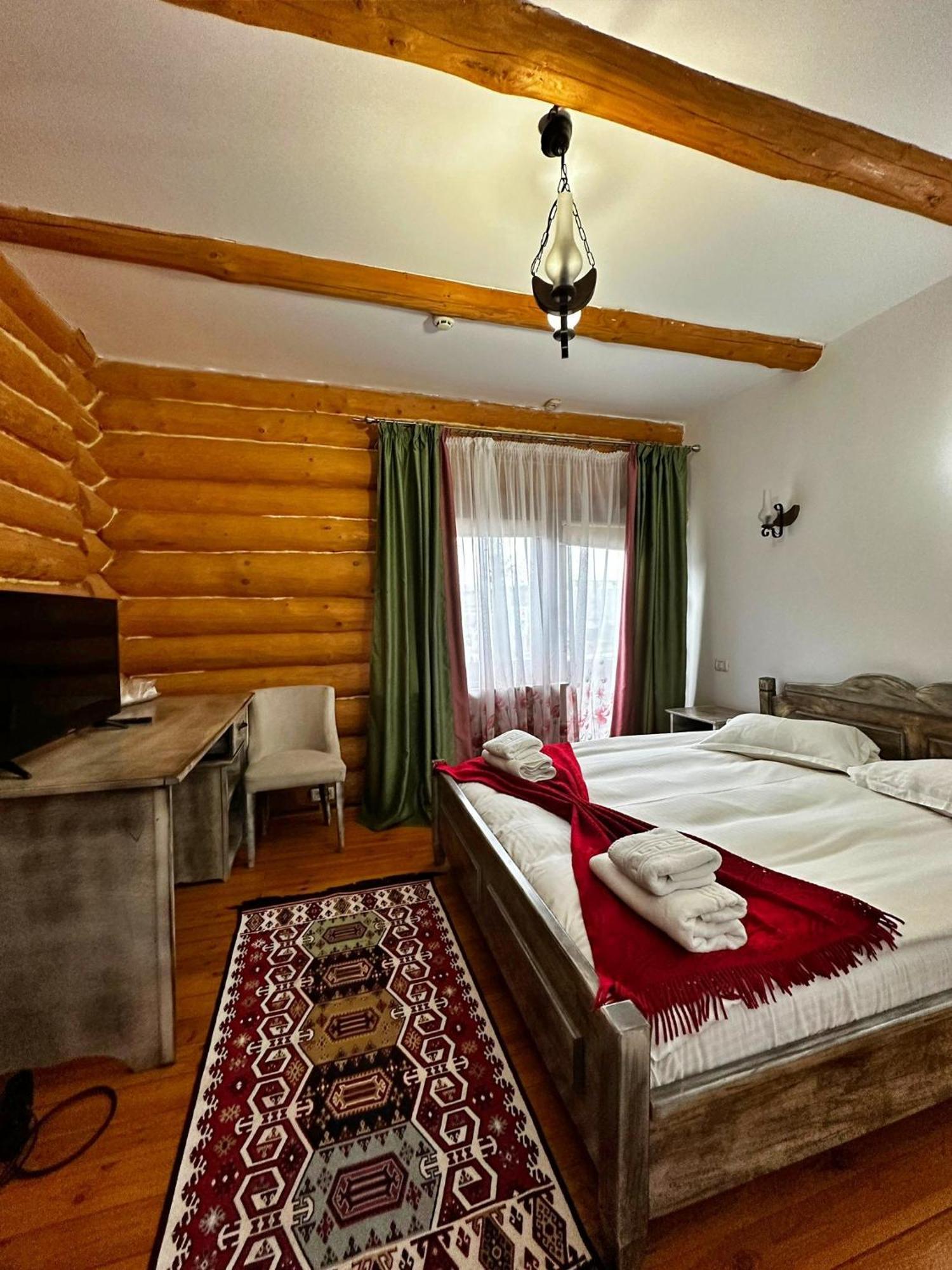 Domeniul Haiducilor Bucovina Suceava Exteriör bild