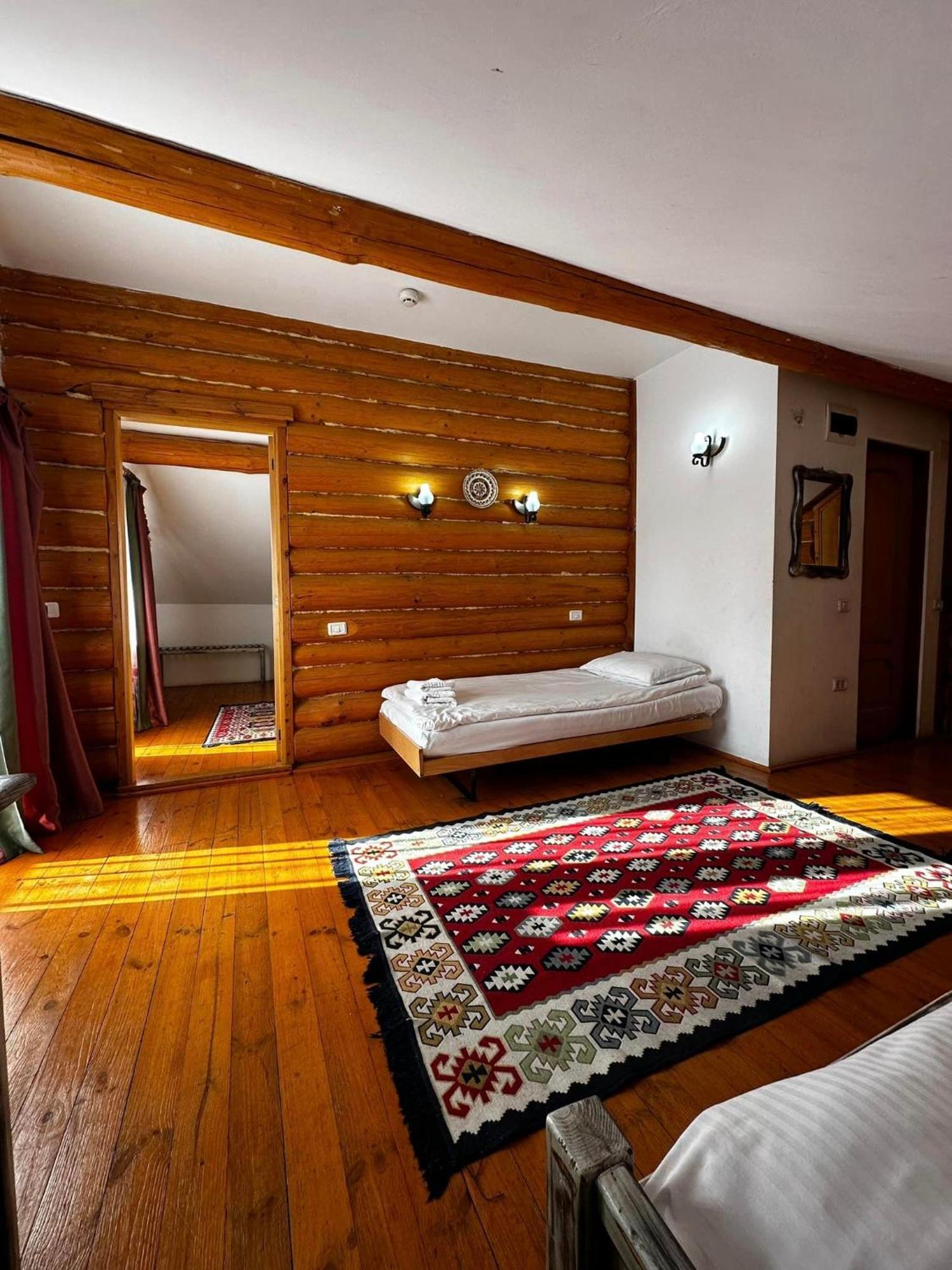 Domeniul Haiducilor Bucovina Suceava Exteriör bild