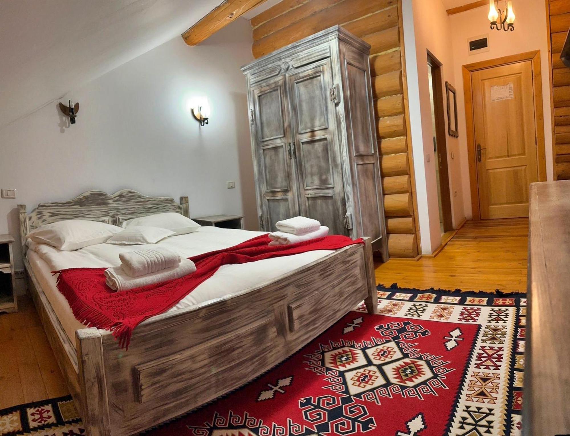 Domeniul Haiducilor Bucovina Suceava Exteriör bild