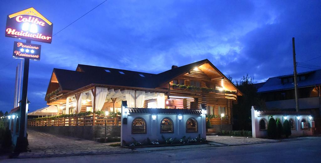 Domeniul Haiducilor Bucovina Suceava Exteriör bild
