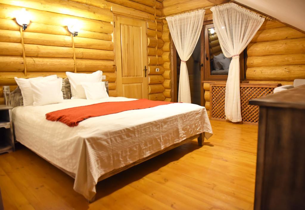 Domeniul Haiducilor Bucovina Suceava Exteriör bild